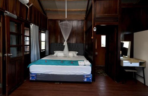 Tjimadja Cabin | Arya's Surf Camp Cimaja