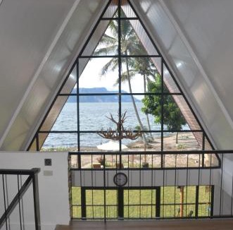 Tuk Tuk Villa | Toba-A-Scape