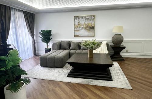Semanggi Apartment | 3br luxury sudirman tower ,next mall lippo nusantara