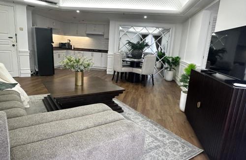 Semanggi Apartment | 3br luxury sudirman tower ,next mall lippo nusantara