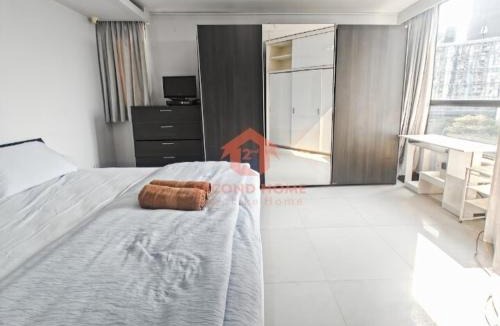 Karet Apartment | Newly Apt taman Rasuna 3BR Pool, Wi-Fi, Netflix