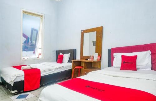 Klojen House | RedDoorz near Batik Tulis Celaket 2