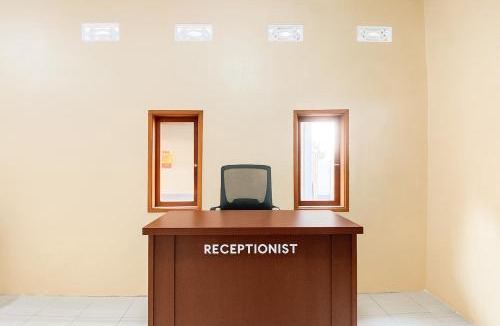 Pasuruan Hotel | RedDoorz near Terminal Baru Pasuruan