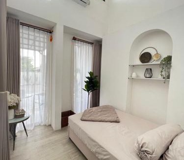 Malang Villa | Castello White House