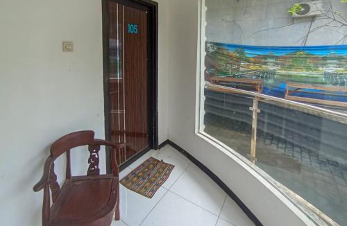 Kalangbret Hotel | Urbanview Hotel Trisna Srabah