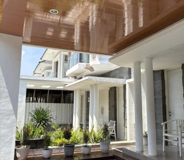 Malang Villa | Darmawan's Villa