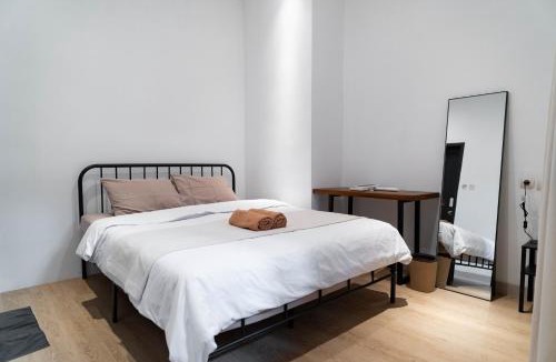 Astana Anyar Villa | Casuarina Villa - City Center American Classic Villa