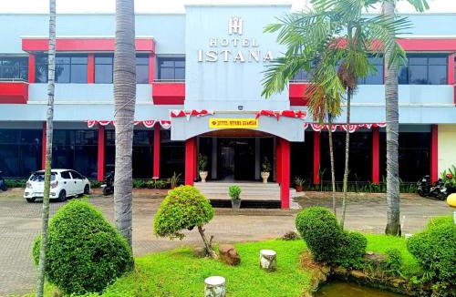 Pekalongan Hotel | Hotel Istana Syariah Pekalongan by Hello Room
