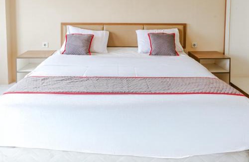 Pekayon Jaya Hotel | Capital O 94796 Apartment Mutiara Bekasi