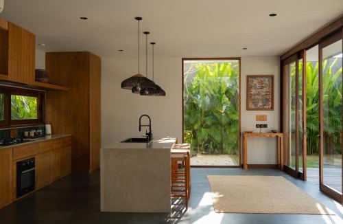 Uluwatu Villa | Rumah Pulau Family Friendly 3 BR Spacious Private Villa with Pool in Residential Uluwatu