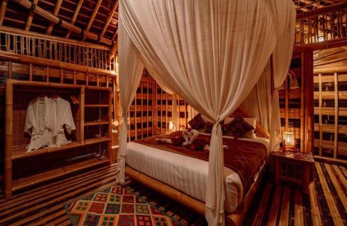 Selat Villa | CR Tris Casa De Bambú - Bamboo House Bali