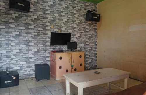 South Ogan Komering Ulu Hotel | Hotel O Wisma Melyro Syariah Near Yamaha - Thamrin Brothers Cabang Muara Dua