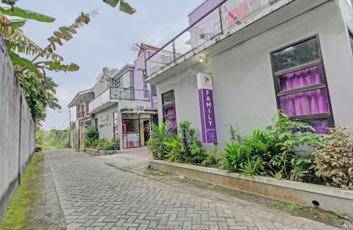 Tulungagung Hotel | Hotel O Family Guest House Syariah