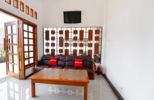 Kalangbret Hotel | Hotel O Forrest’inn