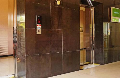 Gunung Putri Hotel | Collection O SSR Apartemen Gunung Putri Square
