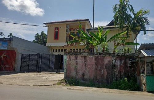 Waena Hotel | OYO 93073 Penginapan 69