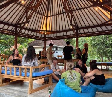 Mushroom Bay Hostel | Castaway Island Hostel