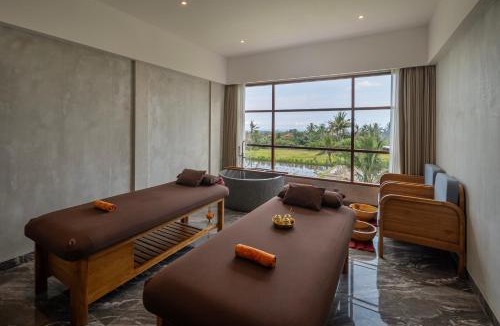 Pejeng Hotel | Emana Akatara