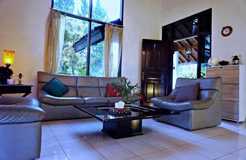 Cipanas House | Holidayhome Alam Cipanas Puncak