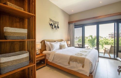 Batubelig Villa | 4 Bd Seminyak Retreat Rice Fields 4 mins to Beac