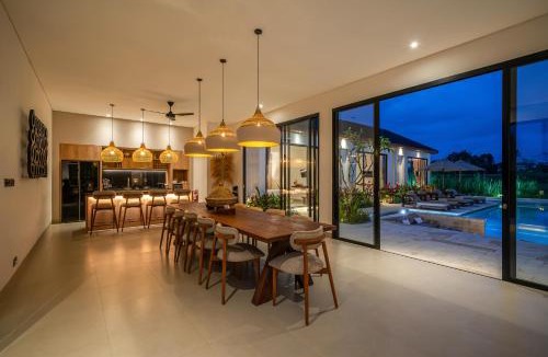 Lodtunduh Villa | Villa Anarya - 6BR Ubud Pool Villa, Spa, Panoramic Views!