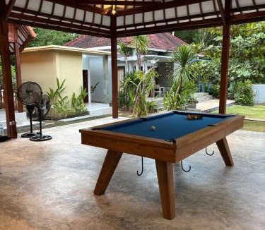 Mushroom Bay Hostel | Castaway Island Hostel