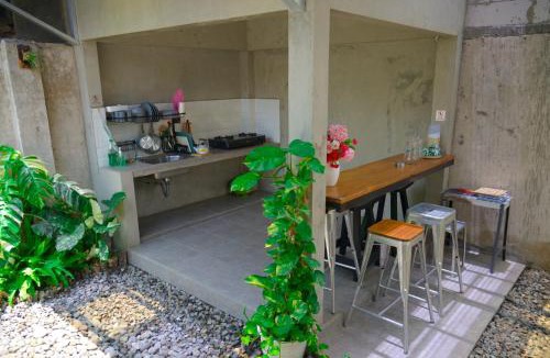 Catur Tunggal House | Petik Merah Beo