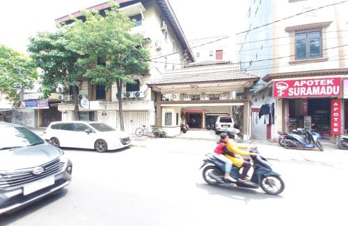 Ampel Hotel | D Hans Hotel Syariah RedPartner near Wisata Religi Sunan Ampel Surabaya