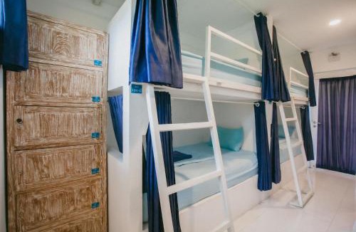 Kediri Hostel | Swell Hotel, Pool Bar & Restaurant