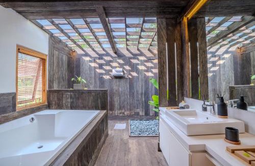 Munduk Hotel | Ocean & Mountain View Villa, Waterfalls, Munduk Eco-Luxe by Santrian