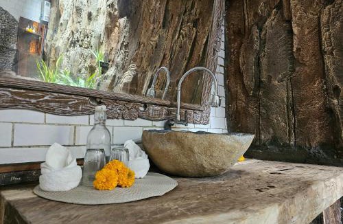 Lovina Hotel | Binaria Museum Hotel