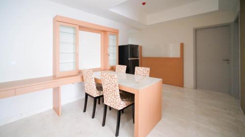 Surabaya Apartment | 3BR with Private Lift Connected to Mall Grand Sungkono Lagoon Apartment By Travelio