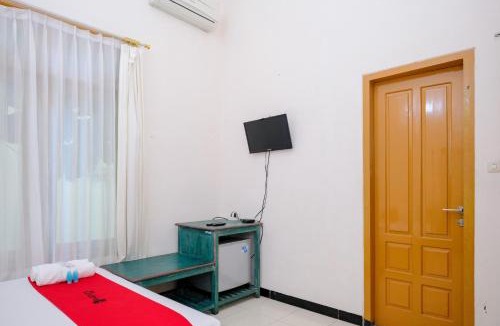 Sinduharjo Hotel | RedDoorz at Savitri Hotel