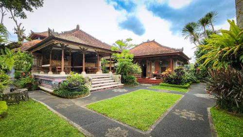 Undisan House | Puri Karang Residence