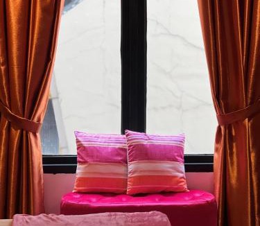 Tangerang Hotel | Yellow Bee Tangerang