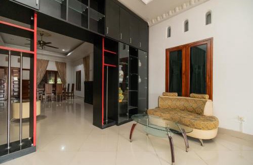 Padang Hotel | RedDoorz Syariah near Universitas Putra Indonesia Padang