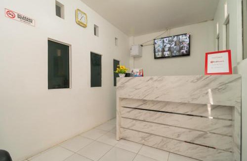 Padang Hotel | RedDoorz Syariah near Universitas Putra Indonesia Padang