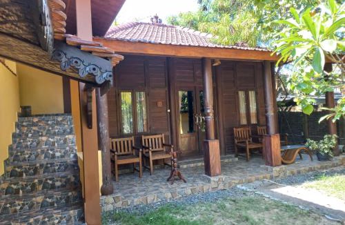 Jepara House | Omah Laut Bondo Jepara - by the beach, direct view of the sea, great base for water sports