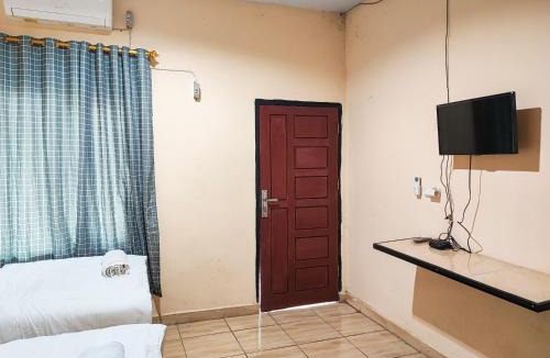 Jambi Hotel | RedDoorz Syariah near Terminal Alam Barajo Jambi