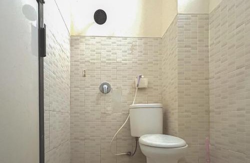Balikpapan Hotel | RedDoorz near Wisma Cahaya Abadi Sepinggan Airport Balikpapan