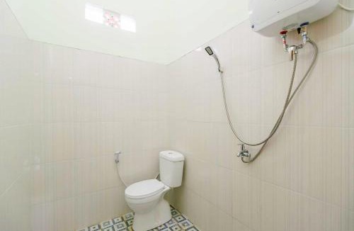 Muara Enim House | RedDoorz Syariah Near RSUD Dr HM Rabain Muara Enim