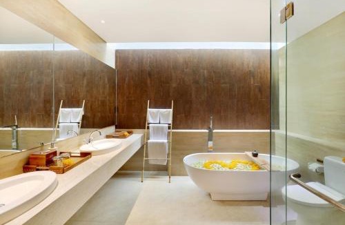 Kerobokan Villa | La Mira Villa Seminyak by Ini Vie Hospitality