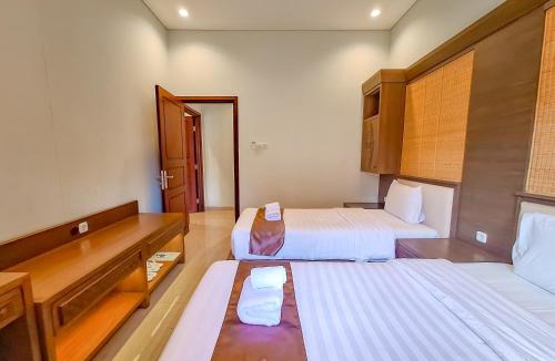 Mlonggo Hotel | Sekuro Village Beach Resort