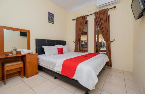 Malang Hotel | RedDoorz Syariah At Danau Maninjau Sawojajar