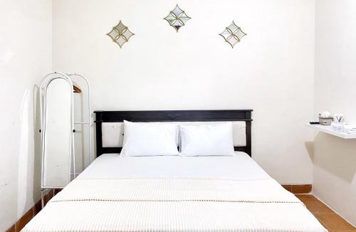Nganjuk Hotel | Adipura Guesthouse Syariah Mitra RedDoorz near Terminal Nganjuk