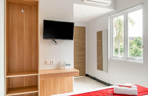 Jakarta Hotel | RedDoorz near Puri Indah Lippo Mall 2