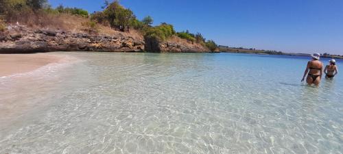 Jerowaru House | Ekas beach guesthouse and restaurant