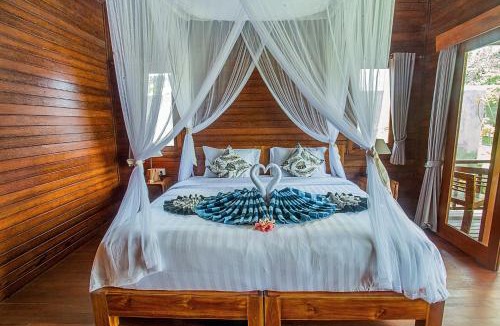 Mushroom Bay Hotel | Pondooks Joglo