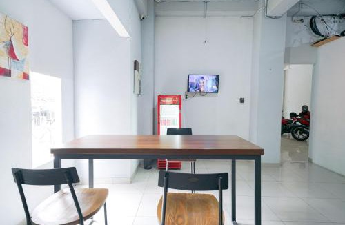 South Tangerang Hotel | Urbanview Hotel Syariah De Umbrella Ciputat