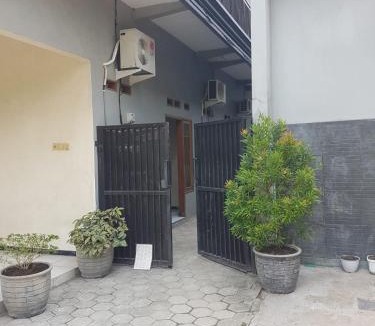 Peterongan House | Selaras Kost Syariah